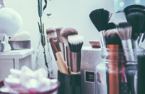 Wie lange ist Make-up haltbar? Darauf sollten Sie achten