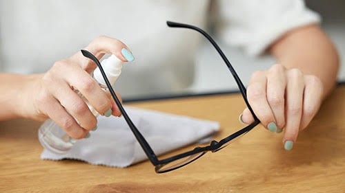 Brille reinigen - die besten Tipps und Haushaltsmittel