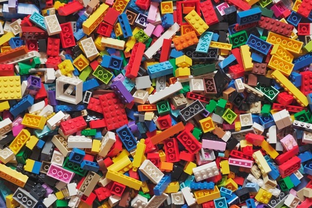 Playmobil & Lego: Was ist in welchem Alter sinnvoll?